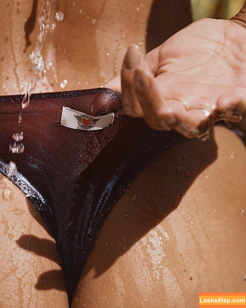 Lais Ribeiro / Lalaribeiro16 / girib / laisribeiro leaked photo photo #0105