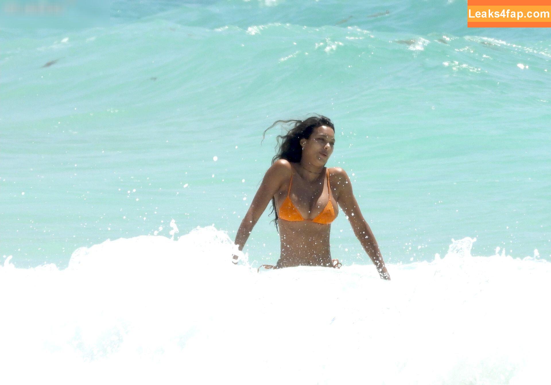 Lais Ribeiro / Lalaribeiro16 / girib / laisribeiro leaked photo photo #0296