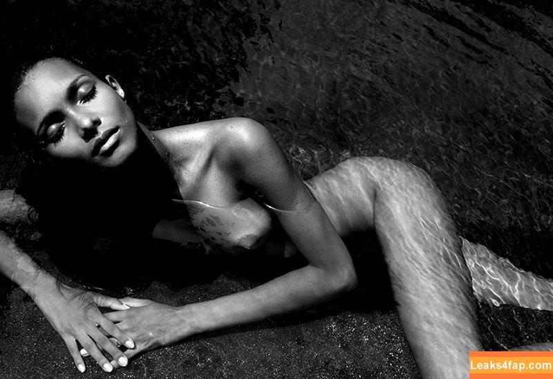 Lais Ribeiro / Lalaribeiro16 / girib / laisribeiro leaked photo photo #0352