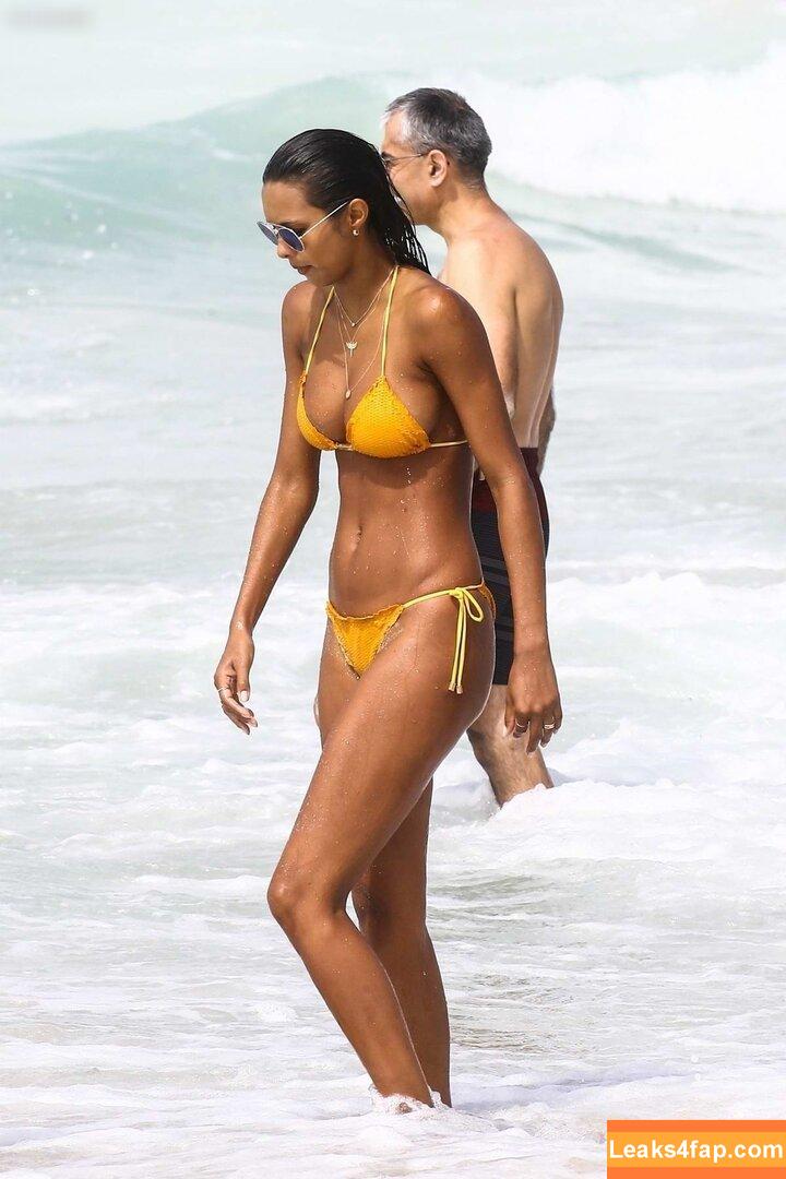 Lais Ribeiro / Lalaribeiro16 / girib / laisribeiro leaked photo photo #0410