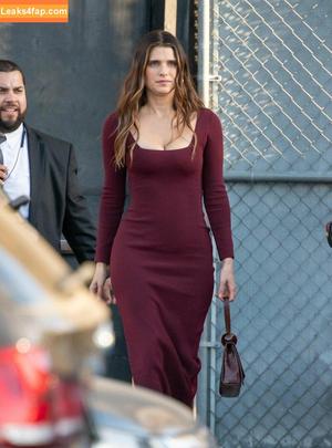 Lake Bell photo #0057
