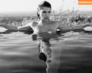 Lake Bell photo #0215