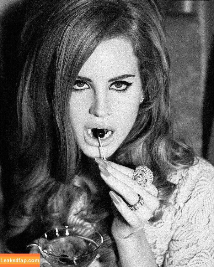 Lana Del Rey / lanadelreypictures / lanaraybabyx слитое фото фото #0075