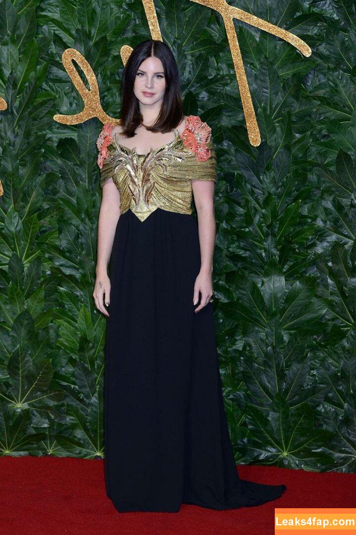 Lana Del Rey / lanadelreypictures / lanaraybabyx слитое фото фото #0132