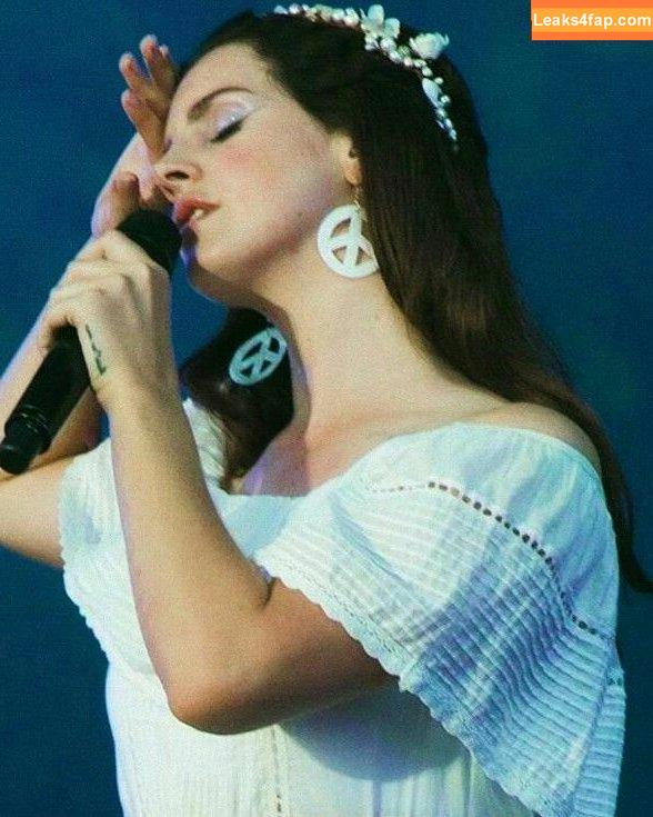 Lana Del Rey / lanadelreypictures / lanaraybabyx слитое фото фото #0248