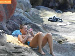 Lara Bingle photo #0003