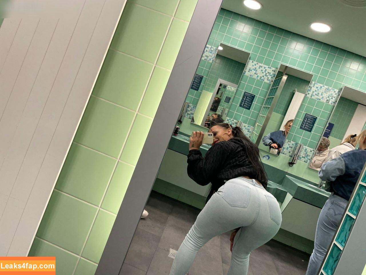 Lara Bttn / lara.bttn.lara / larabttnab18 leaked photo photo #0022