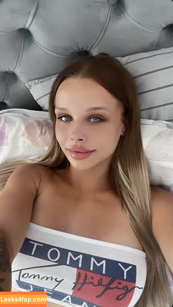 Lara Bttn / lara.bttn.lara / larabttnab18 leaked photo photo #0055