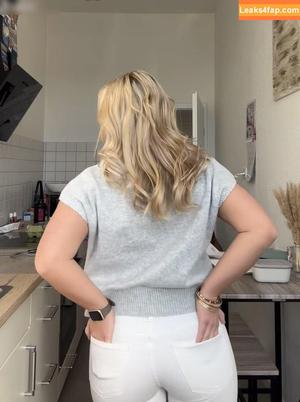 Lara Esser photo #0045