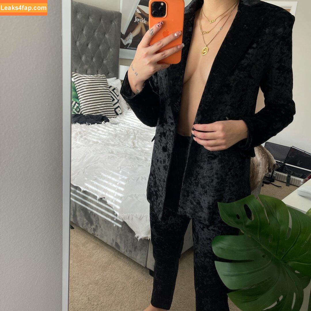 Lara Fraser / The Daily Dropout / larafraser leaked photo photo #0045