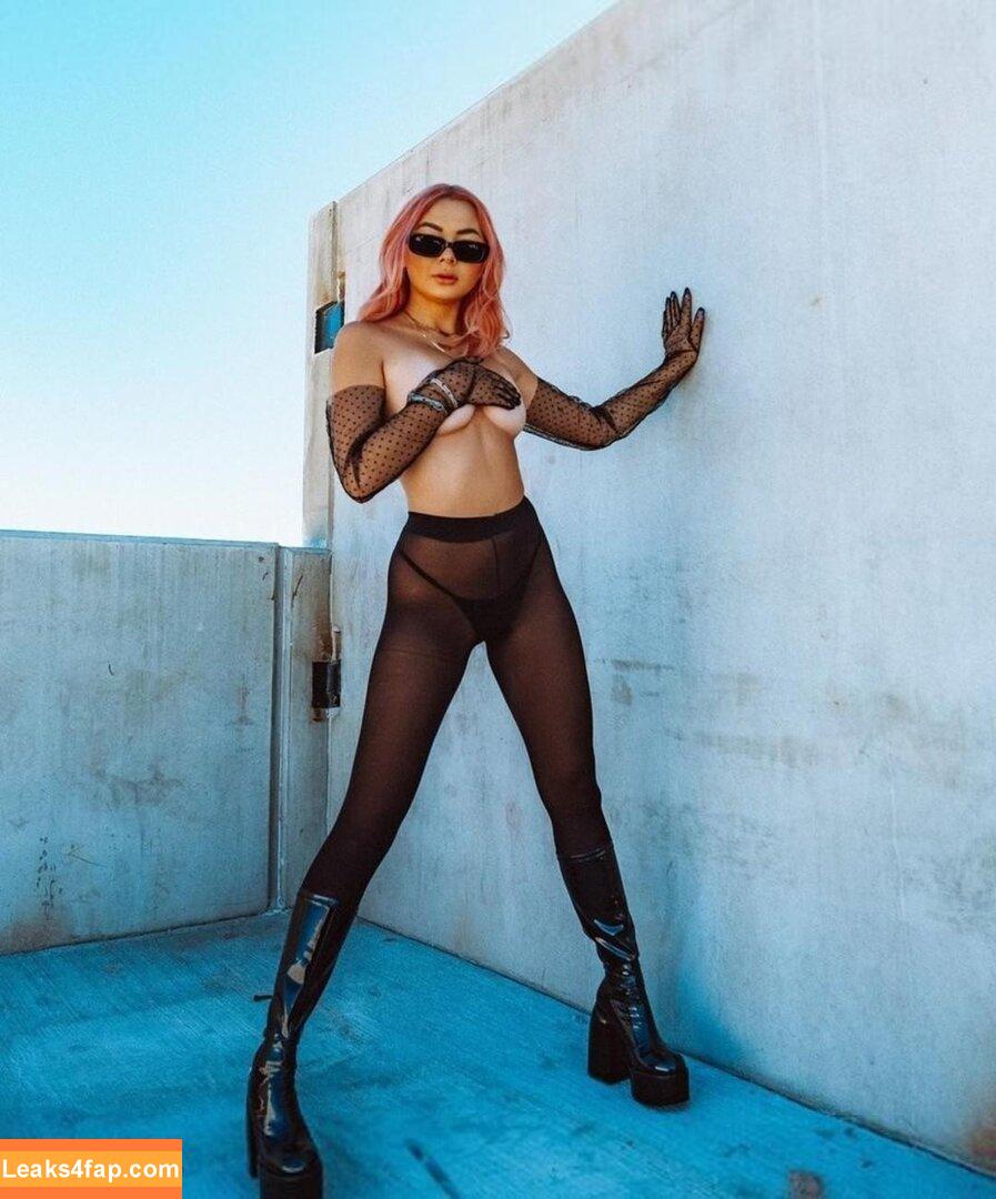 Lara Fraser / The Daily Dropout / larafraser leaked photo photo #0343
