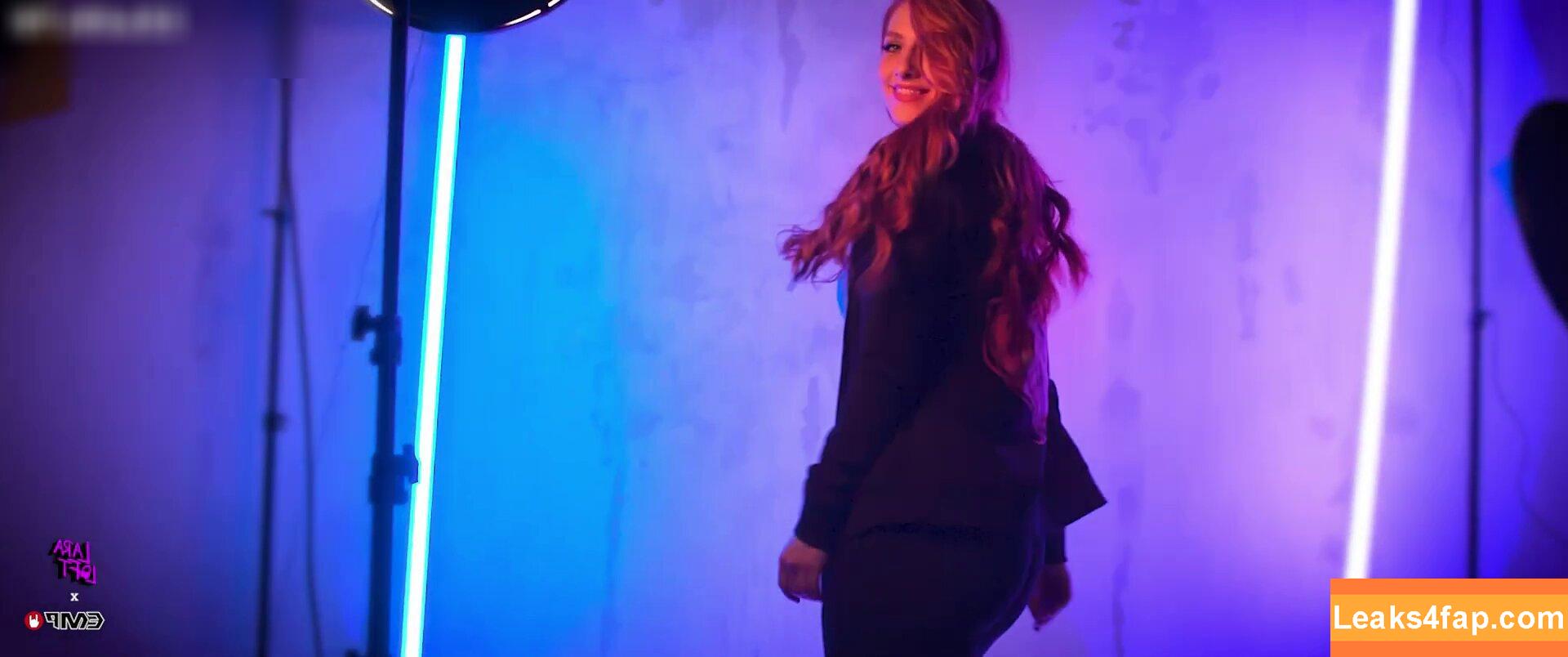 Lara Loft / Lara_Loft / laraloft / sarahtoninx9_ leaked photo photo #0155