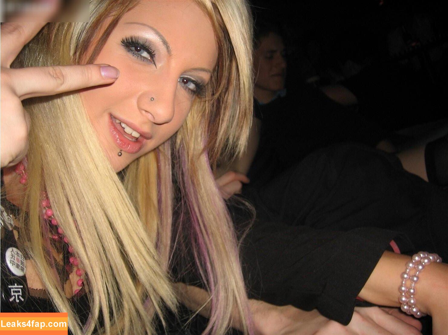 Lara Loft / Lara_Loft / laraloft / sarahtoninx9_ leaked photo photo #0250