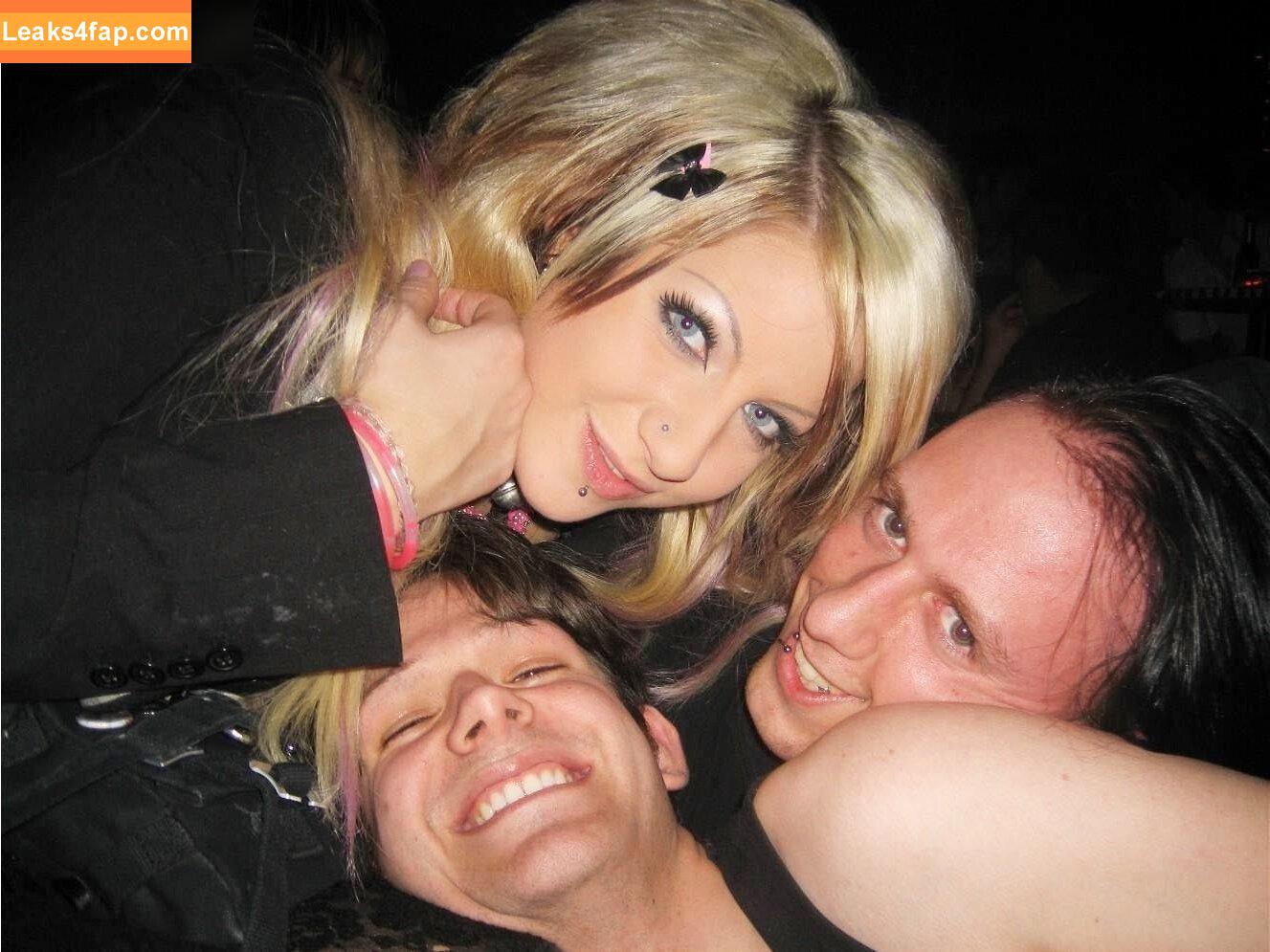 Lara Loft / Lara_Loft / laraloft / sarahtoninx9_ leaked photo photo #0251
