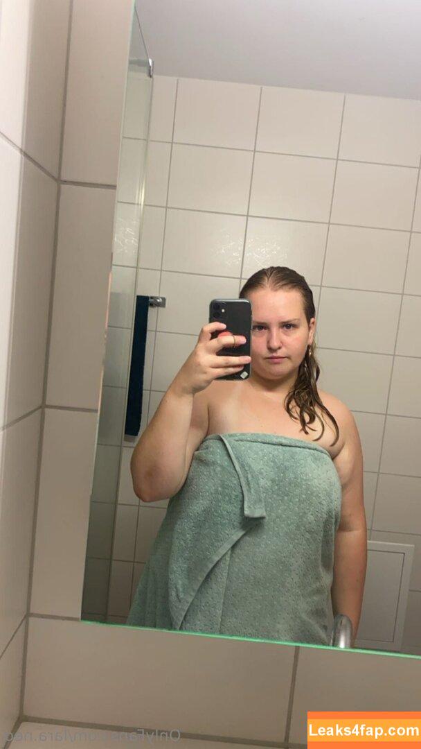 lara.neo /  leaked photo photo #0002