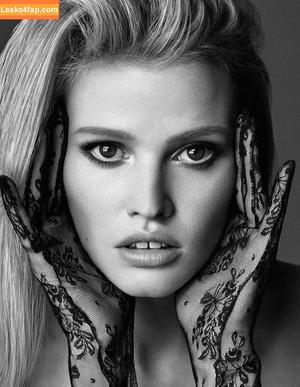 Lara Stone photo #0118