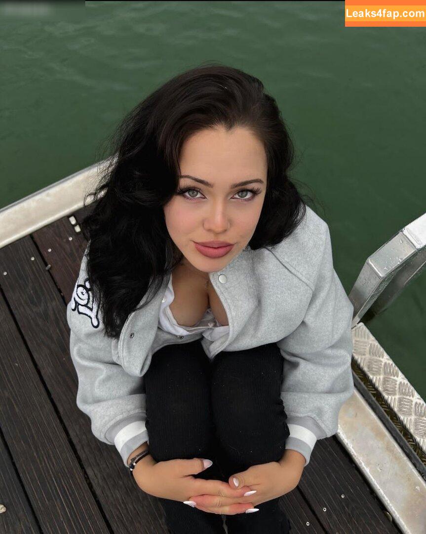 Lara.stxx /  leaked photo photo #0017