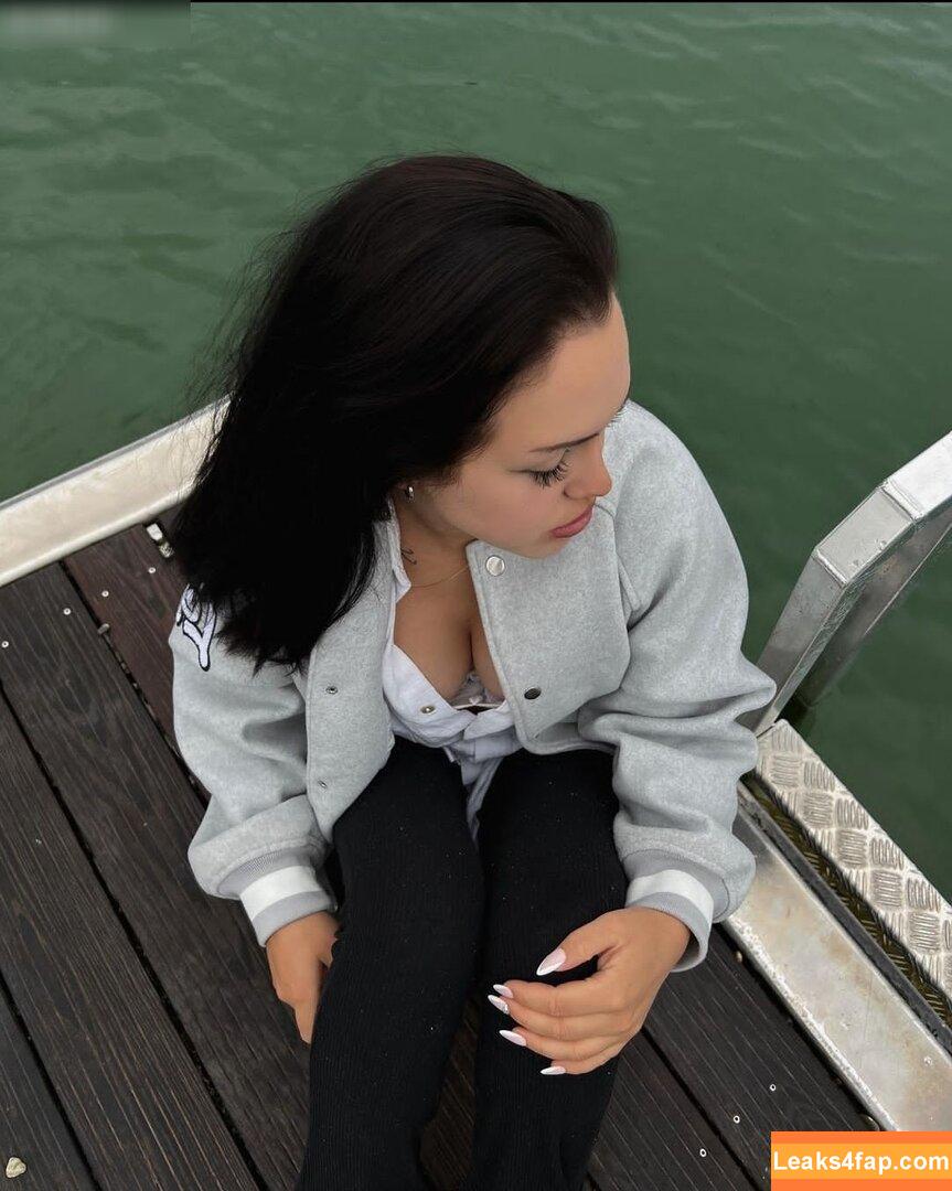Lara.stxx /  leaked photo photo #0019