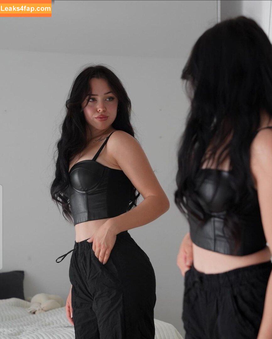 Lara.stxx /  leaked photo photo #0022