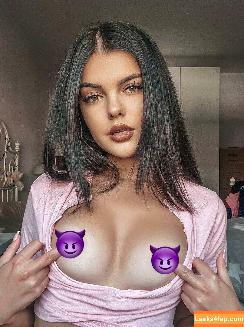 Lara Winter / lara_winter / larabenjamina leaked photo photo #0003