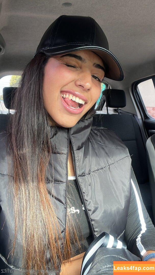 larafitz / larafitzz leaked photo photo #0025
