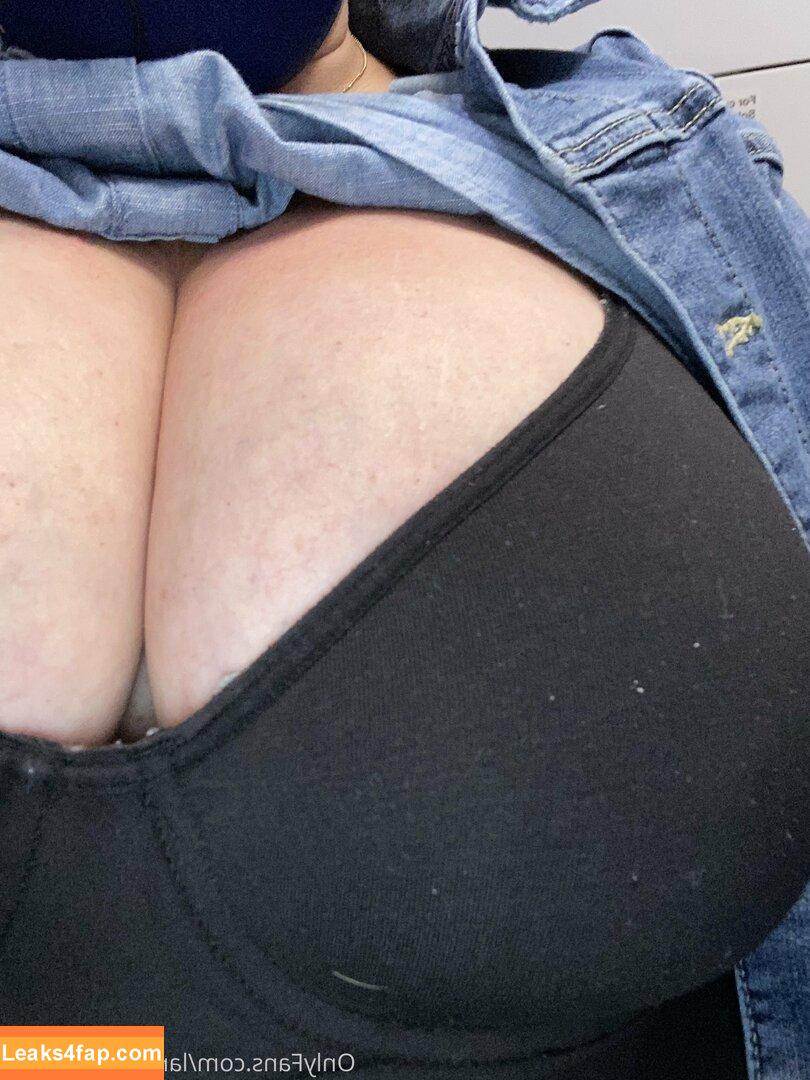 largeboobies305 /  leaked photo photo #0030