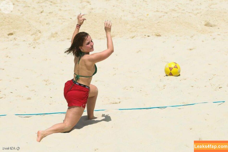 Larissa Manoela / larissamanoela leaked photo photo #0214