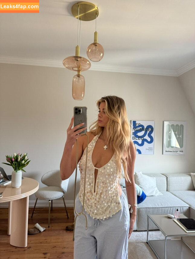 Larissa Neumann / tigerlariz leaked photo photo #0338