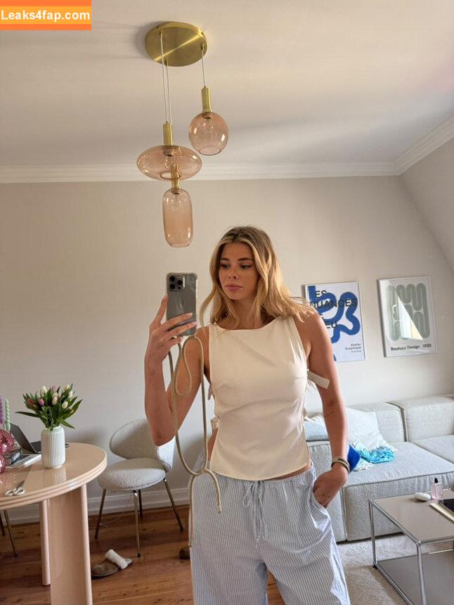 Larissa Neumann / tigerlariz leaked photo photo #0341