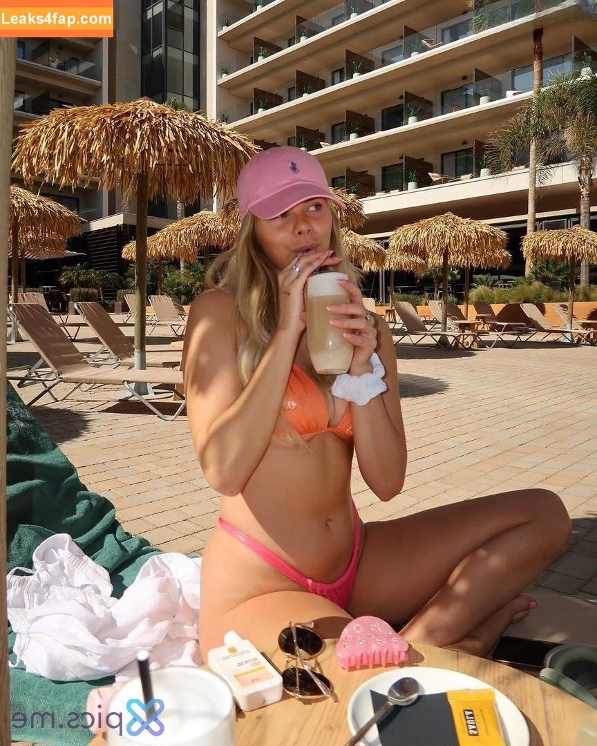 Larissa Neumann / tigerlariz leaked photo photo #0358