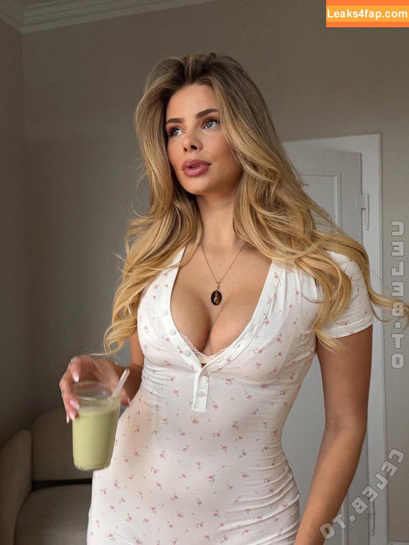 Larissa Neumann / tigerlariz leaked photo photo #0370