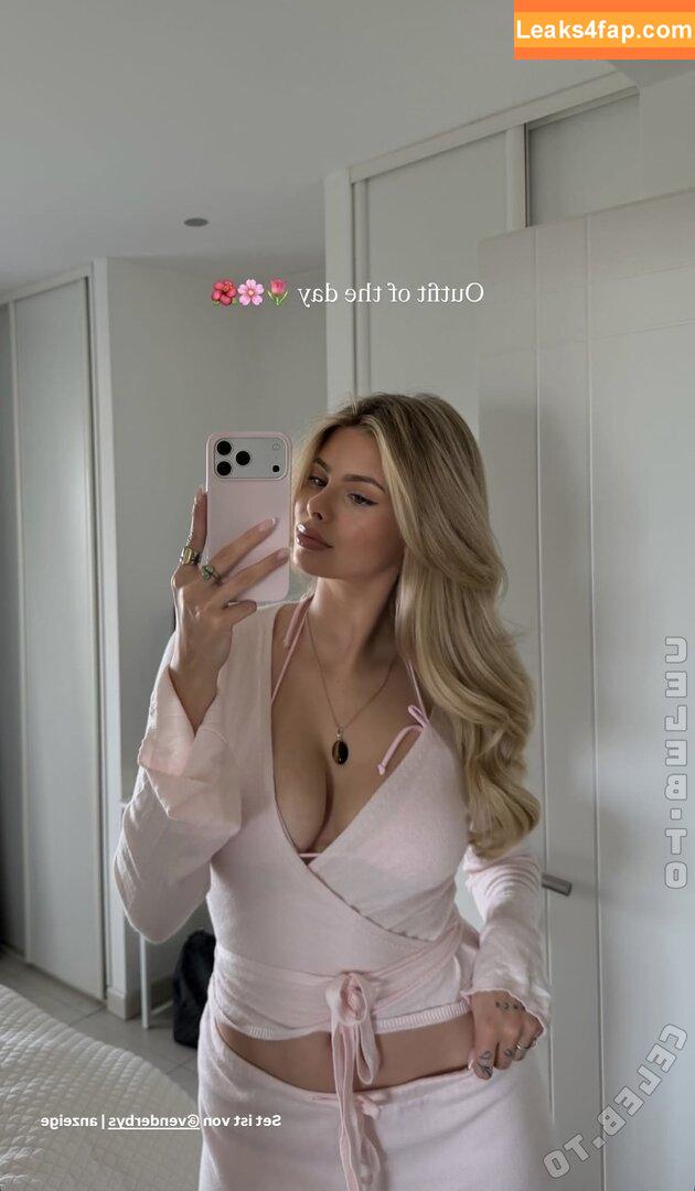 Larissa Neumann / tigerlariz leaked photo photo #0374