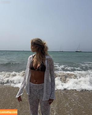 Larissa Neumann photo #0348
