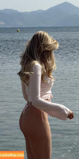 Larissa Neumann photo #0376