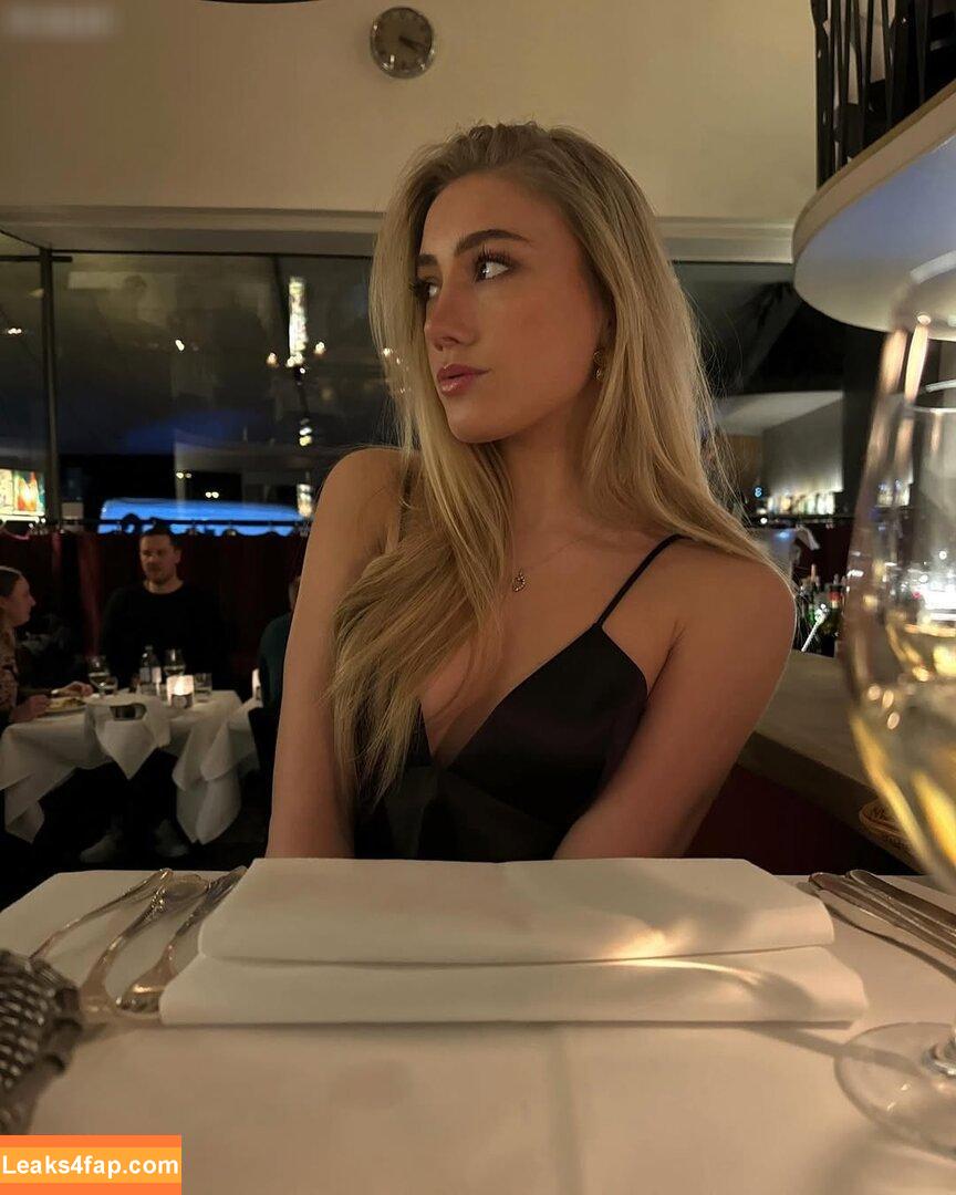 Larissa Oberste /  leaked photo photo #0055