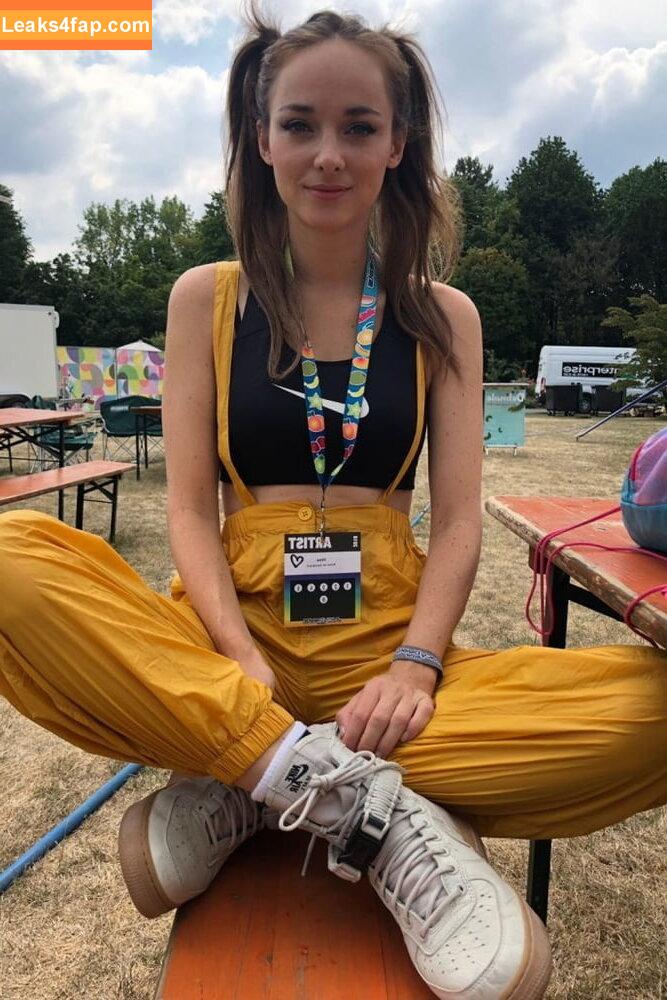 Larissa Rieß / larissariess leaked photo photo #0003