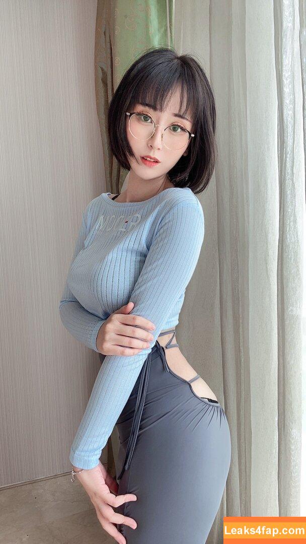 Larissa Rochefort / larissarochefort / larochefort11 leaked photo photo #0659