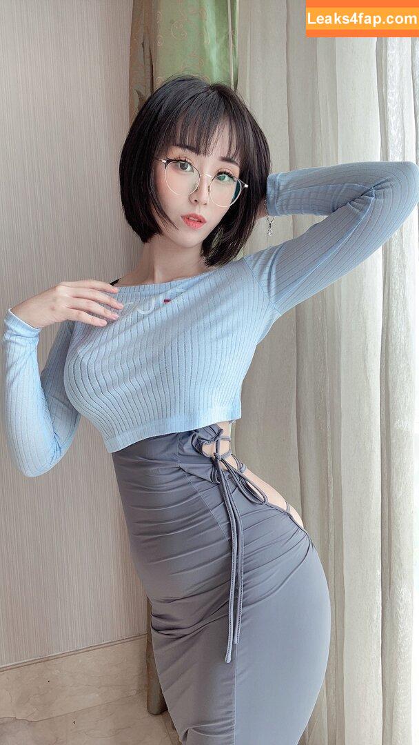 Larissa Rochefort / larissarochefort / larochefort11 leaked photo photo #0661