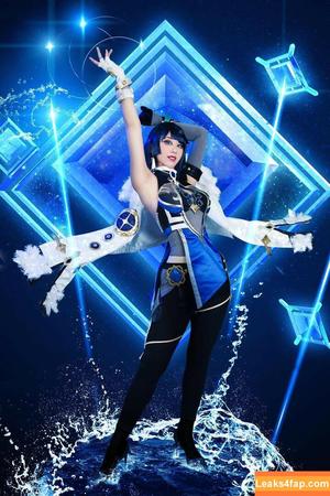 Larissa Rochefort фото #0045