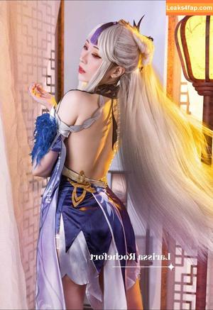 Larissa Rochefort фото #0049