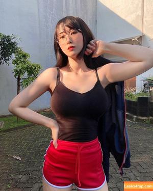 Larissa Rochefort фото #0145