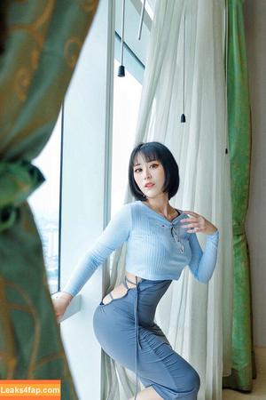 Larissa Rochefort photo #0677