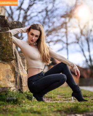 Larissa Schmiederer photo #0021