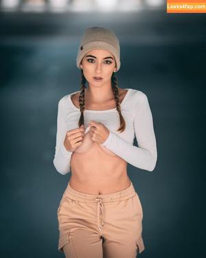 Larissa Schmiederer photo #0028