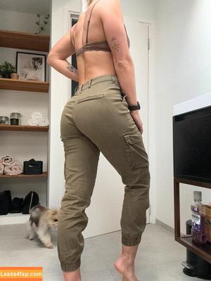 Larissa Van Meerten photo #0152