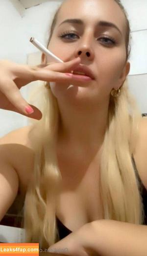 larrisa_fox photo #0001