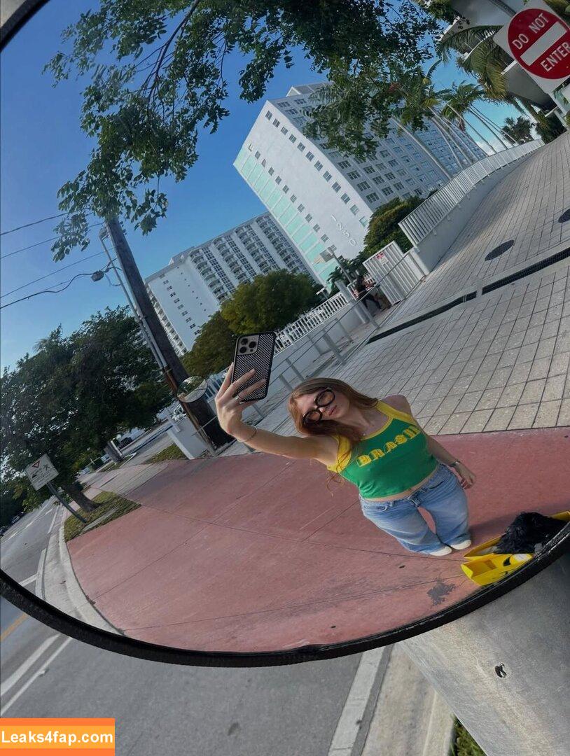 Larsen Thompson / https: / larsenthompson / larsenthompsonofficial leaked photo photo #0823