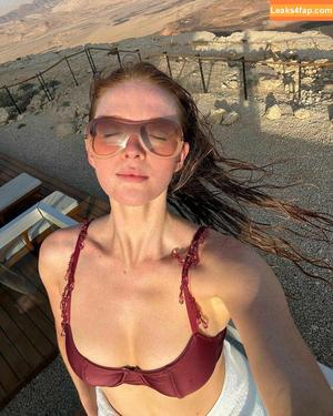 Larsen Thompson фото #0100