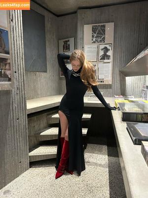 Larsen Thompson фото #0220