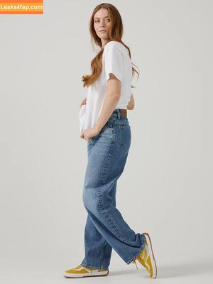 Larsen Thompson фото #0256